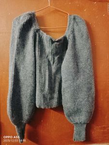 Gray Knit Balloon Sleeve Top