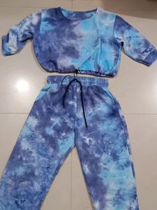 Co-ord Set 💙 & 🤍