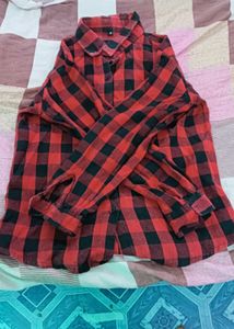 Black And Red Shirt Women