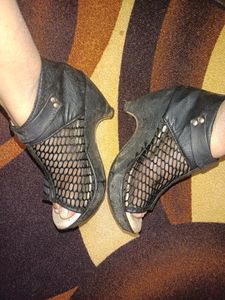 Black broad heel