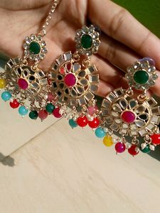 Multicolored Earrings And Mangtika Set
