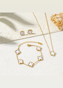 Clover Jewelry Set (White) 🤍🤍