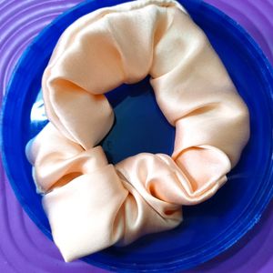 6 Colourful Scrunchies