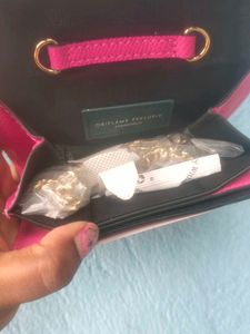 Oriflame Vanaty Wallet On Chain
