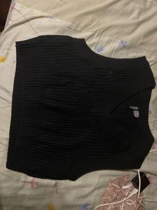 Black Cropped Sweater Vest Top