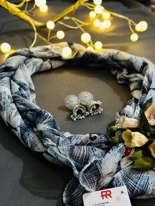 Aesthetic Stole Paired With Oxidised Earrings