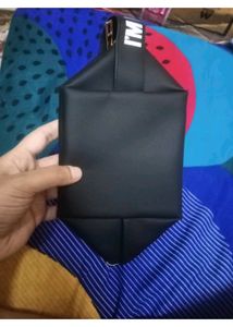 Loreal Paris I Am Worth Cube Pouch