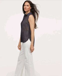 H&amp;M Sleeveless Button-Down Top