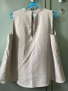 Sleeveless Layered Top