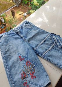 MENS/BOYS NEW VINTAGE DENIM CARGO SHORTS FOR SALE. A BRAND NEW ITEM WITH NO FLAWS AND DAMAGES