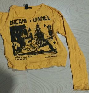 Dream Tunnel Graphic Crop Top