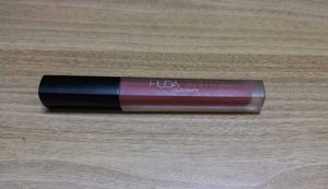 Huda Beauty - Icon