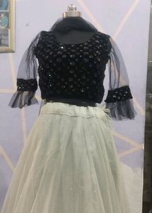 Lehenga With Black Blouse And Duptta