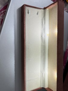LED Premium Seude Chain Box