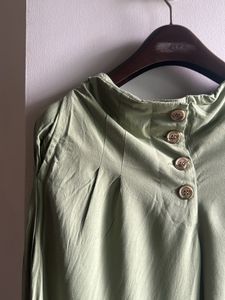 Green Buttoned High Waist Palazzo