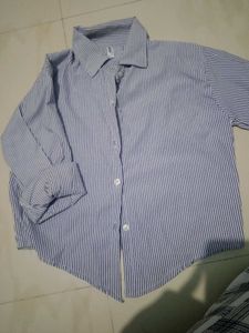 Striped Button-Down crop. Shirt