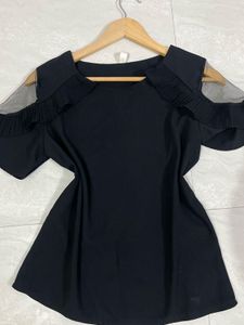 ELEGANT BLACK TOP