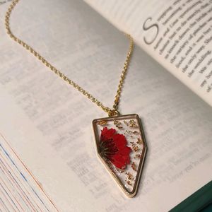 RESIN PENDANTS (real flowers)