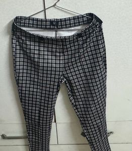 Rio Women’s Black &amp; White Stripes Pants
