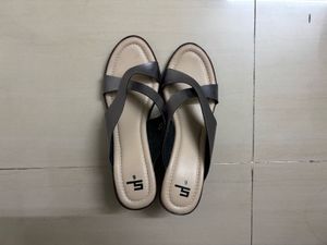 Stylish Silver Slip-On Sandals – Size 6