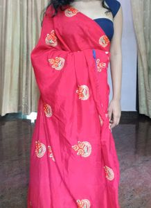 Women Red Emroidered Saree❤️