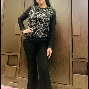 Beautiful Black And White Sweatshirt