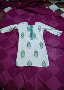 White & Green Floral Print Tunic