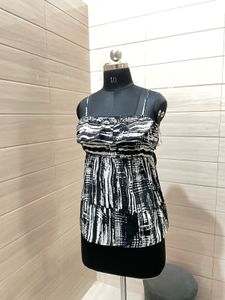 Pintresty 🌸Melissa Chic Black &amp; White Top