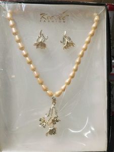 Kee-Vee Pearl Necklace &amp; Earring Set