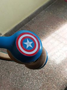 Captain America-themed wireless headphones
