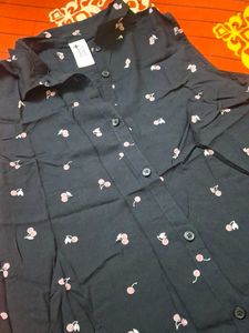 Sleeveless Shirt Top