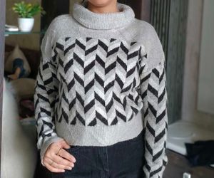 Stylish Geometric Knit Sweater