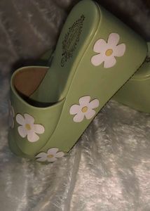 New Shoetopia Floral Green Wedges/ 👠 Heels