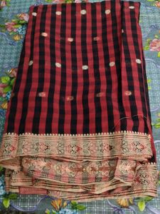 Red &amp; Black Checked Saree