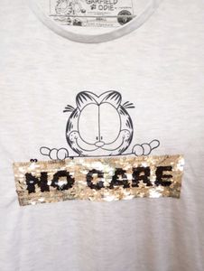 Garfield 'No Care' Graphic Tee
