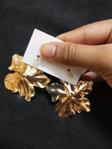 H&amp;m Inspiration Statement BIG HOT Pearl Earrings