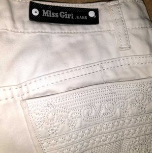Jeans 60% Off