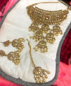 Elegant Gold-toned Jewelry Set