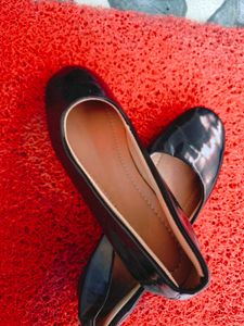 Chic Black Ballerinas