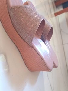 Sandal