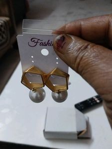 Beautiful Moti Earing Gold Plated