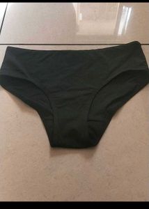 M Brief 🖤