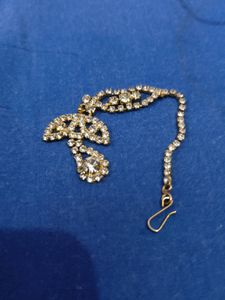 Traditional Maangtika