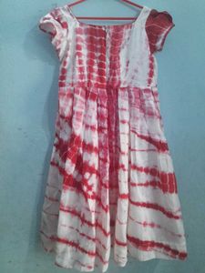 Frock with good quality.