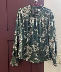 Classy Bishop Sleeve Top🤍