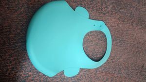 Silicon bib