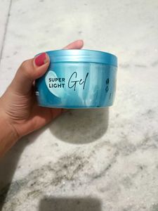 Pond&#39;s Superlight Gel Moisturizer (300ml Big Tube)