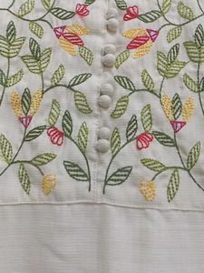 Off-white Beautiful Kurti Xxl Size