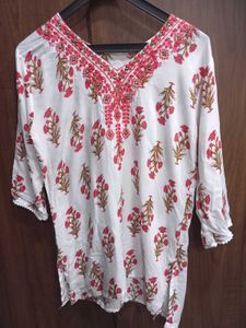 Floral Embroidered Kurta
