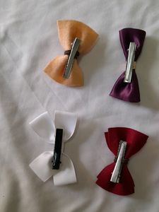 8 Pair Of Hair Clips For Girls